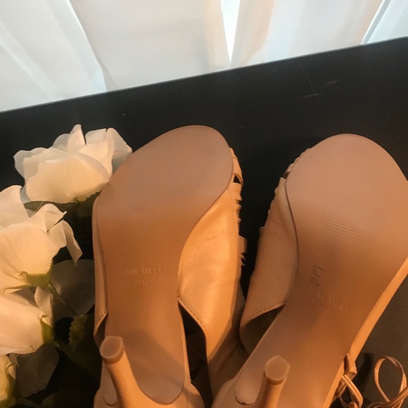 ✨EUC Nine West leather top strappy heel/bootie✨ - Picture 4 of 6